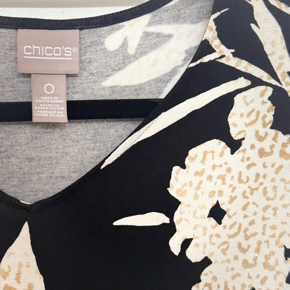 Chico's Size 0 Black Floral & Leopard Print V-Neck Top - Soft Jersey Knit - Picture 3 of 7